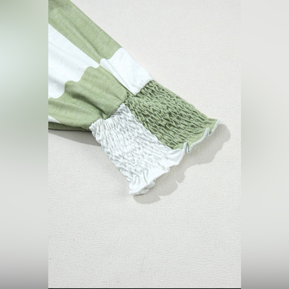 Kacie- green mix checkered print shirred cuffs blouse - Picture 5 of 5